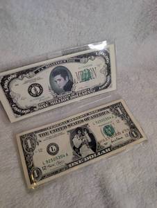 lot 1026 image: Elvis Collectible US Millennium Note One Million Dollars and One Dollar Bill Set