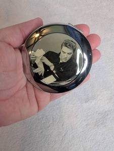 lot 1051 image: Elvis Presley Enterprises Compact Mirror&nbsp
