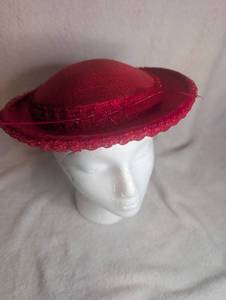 lot 1055 image: Vintage Red Fascinator Hat with Feather Trim and Scalloped Edge