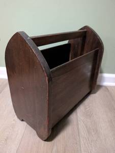 lot 1509 image: Vintage Wood Caddy with Handle and Dividers