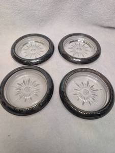 lot 2009 image: Coasters with Metal Rim and Glass Insert Sunburst Design - 4 ct