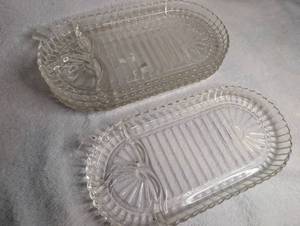 lot 2015 image: Clear Glass DisplayServing Trays 3-Count