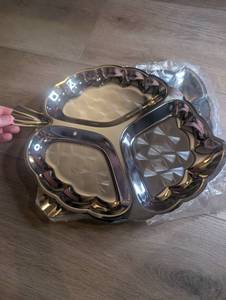 lot 2507 image: Silver Serving Tray Set 5-Piece Leaf Shape