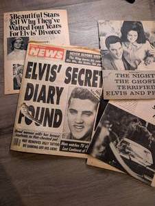 lot 3003 image: Collection of Vintage Movie Magazines and Newspaper Clippings- Elvis Coverage