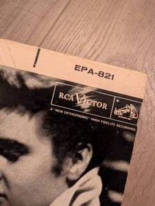 Elvis Presley Heartbreak Hotel 45 RPM Single RCA Victor EPA-821