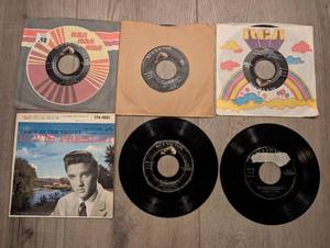 lot 3203 image: Elvis Presley RCA Victor 45 RPM Records Lot 6 Singles