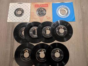 lot 3204 image: RCA Victor 45 RPM Records Elvis Presley Lot of 10 Singles