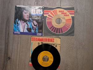 lot 3206 image: Elvis Presley 45 RPM Vinyl Records Lot 3 Singles RCA