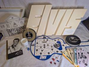 lot 3502 image: Elvis Presley Collector Set Game Board&nbsp