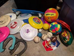 lot 4000 image: Lot of Kids Sports Ites Flying Discs and Skateboard Deck Blue