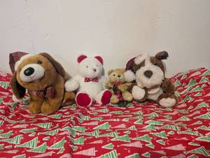 lot 4501 image: Plush Stuffed Animals Lot 4 Piece Set Bear Cat Dog Holiday