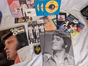 lot 5017 image: Elvis Presley Memorabilia Collection Books Magazines Records