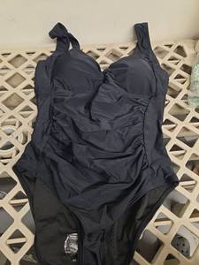 lot 787 image: Tummy Control Women One Piece Swimsuit - 2026 Slimming Vintage Bathing Suit Swimwear Black Medium - Retail $23