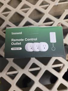 lot 965 image: Treewell Remote Control Outlet THRS13F 3-Pack - Retail $0