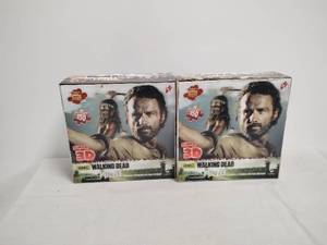 lot 10 image: AMC The Walking Dead Super 3D Puzzle 150 Piece Lot of 2