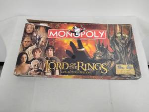 lot 19 image: Monopoly The Lord of the Rings Collectors Edition Board Game Parker Brothers