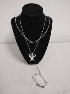 lot 41 image: 3-Piece Stitch necklace and bracelet