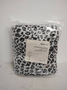 lot 72 image: homesmart Microfiber Coral Fleece Set 3 Pieces Blanket 59x78.7 Cushion Covers
