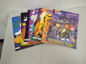 lot 78 image: Lot of nine brand new Halloween kids coloring books
