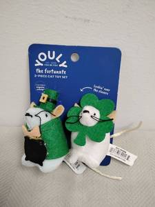 lot 82 image: Youly The Fortunate 2-Piece Cat Toy Set St. Patricks Day