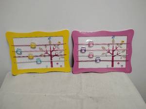 lot 106 image: Owl picture Display Organizer with Rods Yellow Pink 2-Pack