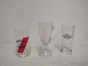 lot 109 image: Bartles & Jaymes Dorida Cuervo Tradicional Promotional Glasses Lot 3pc