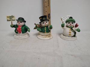 lot 114 image: Precious Moments I-IRISH You Good Cheer Many Blessings Collection 3-Piece Snowman Set