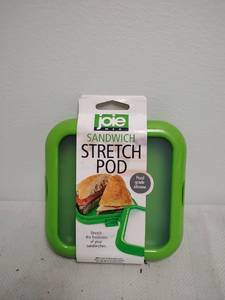 lot 118 image: Joie Sandwich Stretch Pod Food Grade Silicone Container