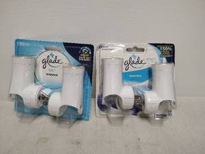 lot 131 image: Glade Plugins Scented Oil Warmer 2-Pack