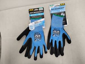 lot 134 image: Mechanix Wear Speedknit COOLMAX Fiber Work Gloves LXL 2 Pair