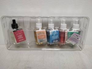 lot 146 image: Bath & Body Works Wallflowers Home Fragrance Refill 5-Pack 0.8 fl oz