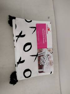 lot 148 image: Way to Celebrate Valentines Day Decorative Runner 13 x 72 in