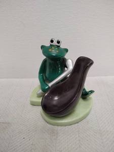 lot 164 image: Frog incense holder on Base Taiwan