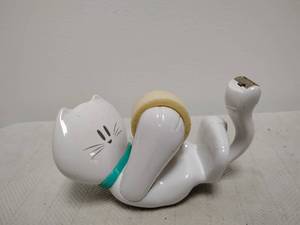 lot 176 image: Cat-Shaped Tape Dispenser with Tape Roll