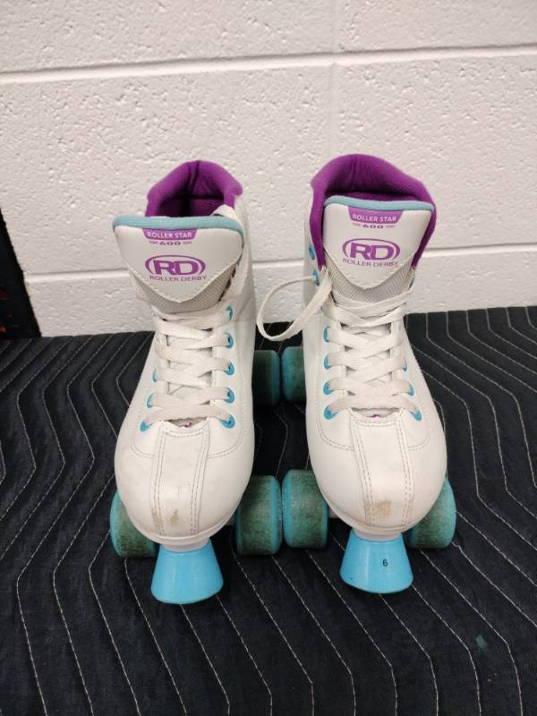 lot 25606 image: Roller Derby Roller Star 600 Quad Roller Skates Size 6
