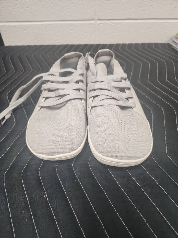 lot 25613 image: White Mesh Lace-Up Casual Sneakers Size 40