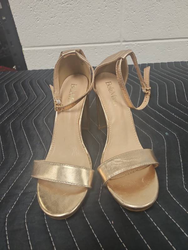 lot 25615 image: Bella Marie Size 9 Gold Metallic Ankle Strap Heels