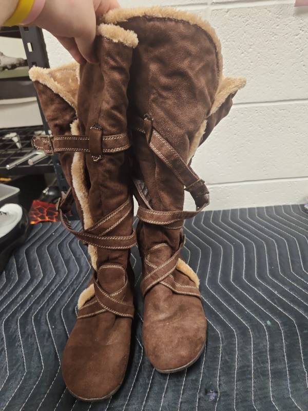 lot 25632 image: Jazzberry Size 10 Suede Sherpa-Lined Lace-Up Winter Boots