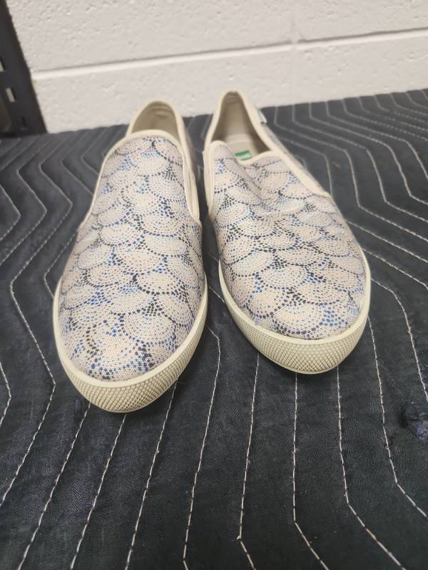 lot 25650 image: Cougar Lula Snake Print Slip-On Sneaker White Blue Size 10M