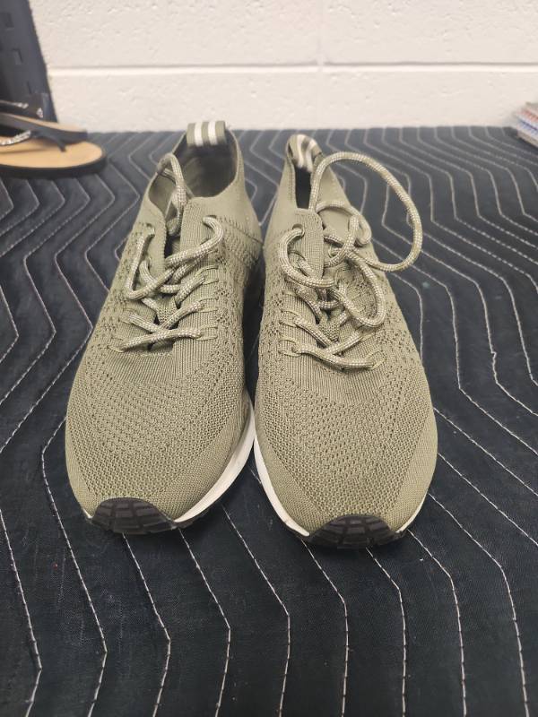 lot 25664 image: Mesh Knit Lace-Up Athletic Shoes Green size 10M
