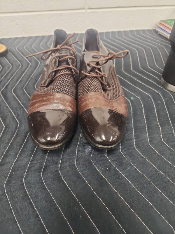 lot 25669 image: Oxford Wingtip Lace-Up Dress Shoes w Mesh Panel Brown