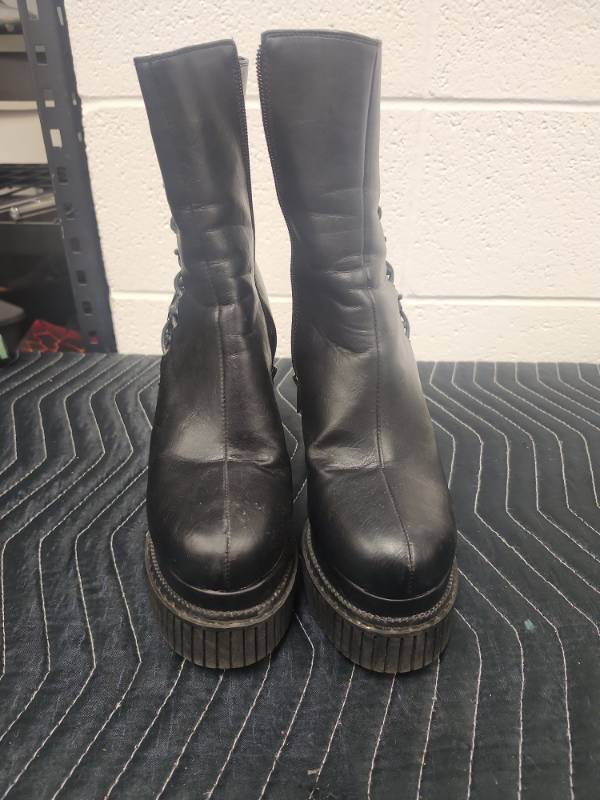 lot 25686 image: Black Lace-Up Platform Boots w Creeper Sole
