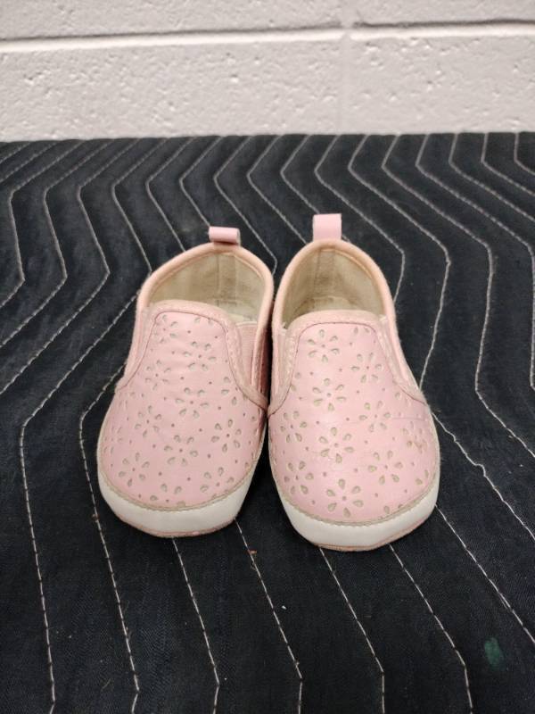lot 25691 image: Cat & Jack Baby Girls Eyelet Slip-On Crib Shoes