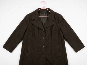 lot 4630 image: Maggie Barnes 2X Brown Wool Blend Coat