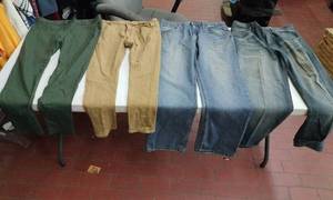lot 4675 image: Mixed Mens Pants Lot - Jeans Khaki Cargo (4 pairs)
