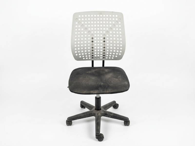 lot 3691 image: Office Task Chair w Perforated Back