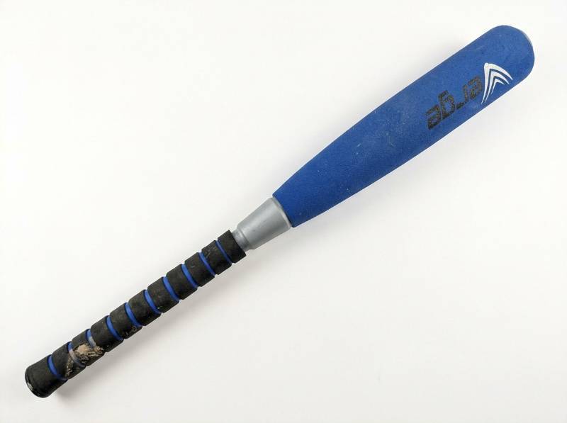 lot 3806 image: Verge Baseball Bat with Blue Grip