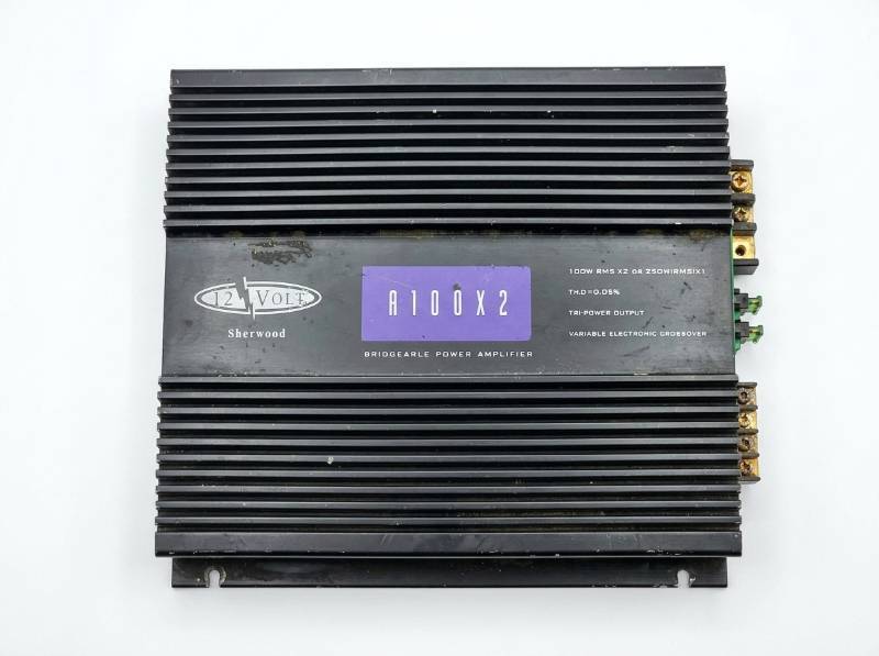 lot 3822 image: Volt Sherwood A100X2 Bridgeable Power Amplifier