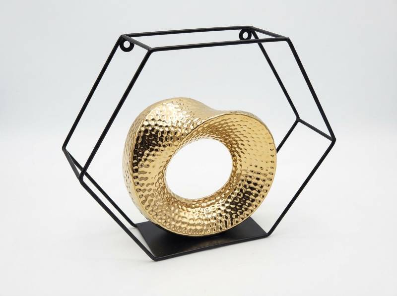 lot 3864 image: Decorative Metal Mesh Bowl with Wire Stand Frame
