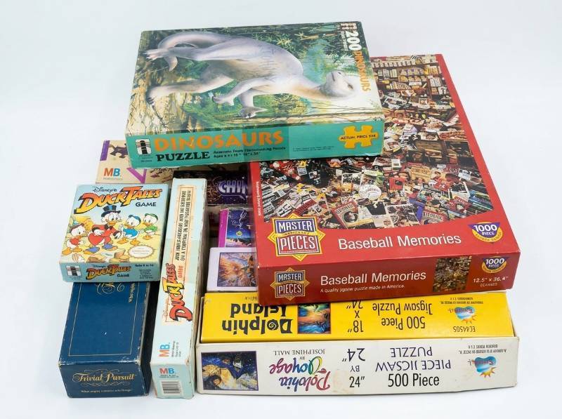 lot 3883 image: Lot of Assorted Puzzles, Games & Collectibles